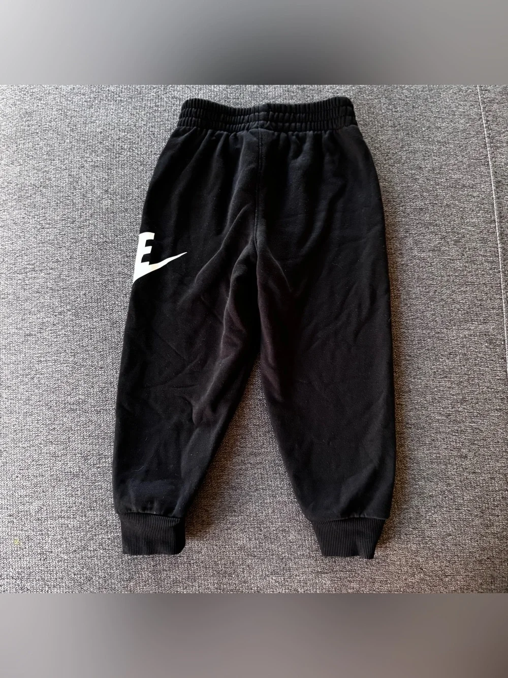 Nike Black Joggers Boys Kids 4T White Swoosh Logo Elastic waistband
